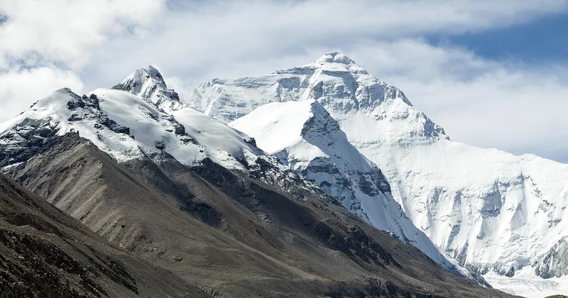 Le K2 : la montagne sauvage devenue commerciale, et ce que ça change